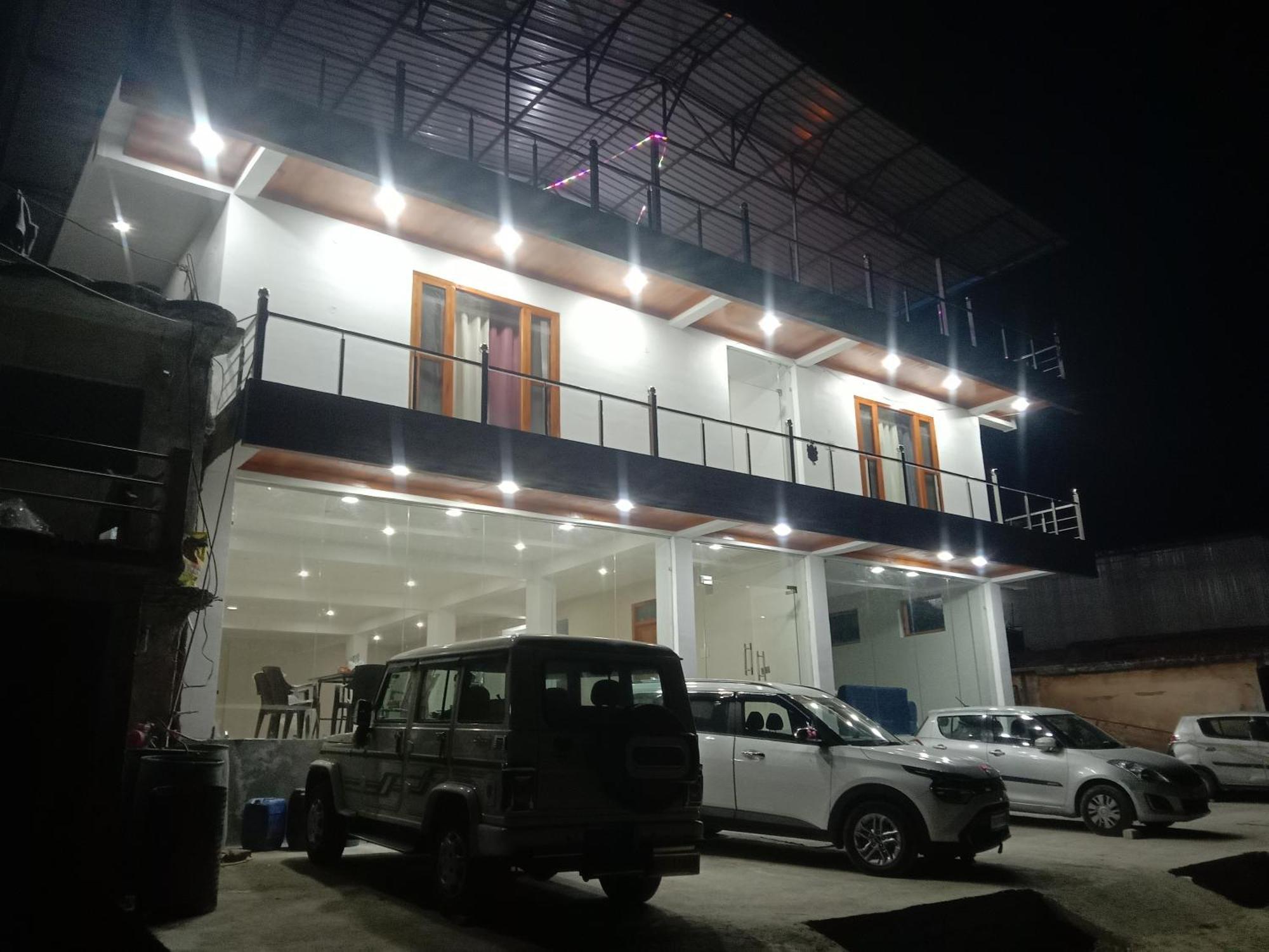 Himalayan Hill Top Resort Kanatal Exterior foto