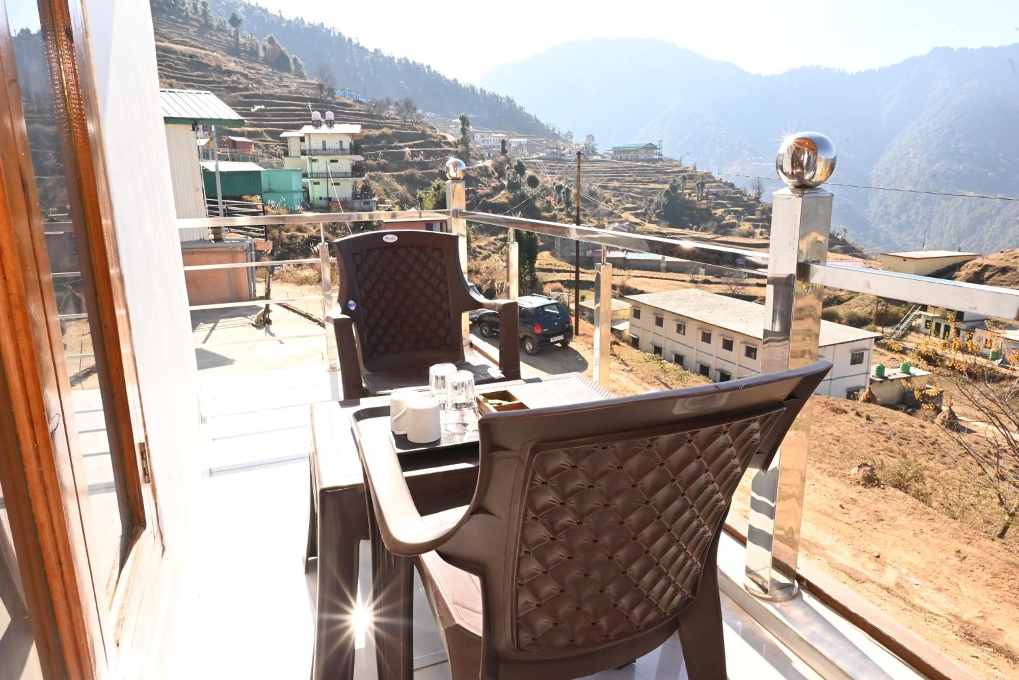 Himalayan Hill Top Resort Kanatal Exterior foto