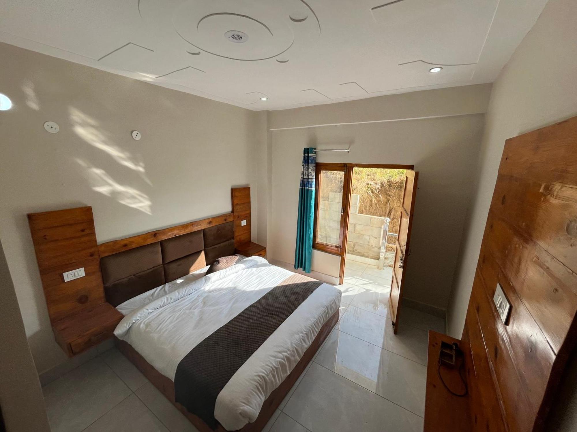Himalayan Hill Top Resort Kanatal Exterior foto